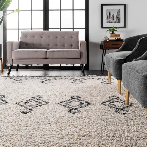 Mackie Geometric 5x8 Shag Area Rug for Living Room Bedroom Dining Room Nursery, Off White/Charcoal