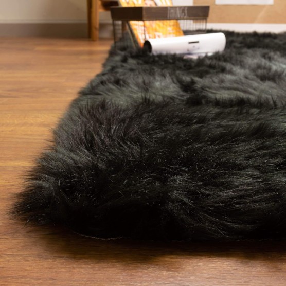 Super Area Rugs Ultra Soft & Fluffy Faux Sheepskin Rug, Black 4 x 6 Feet Carpet for Bedroom Living Room