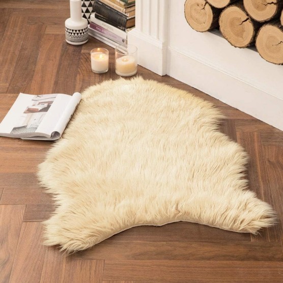 Fluffy Rug Soft Shaggy Faux Fur Area Rug Luxury Plush Sheepskin Carpet for Bedroom Living Room Sofa Chair 2 x 3 Feet, Beige